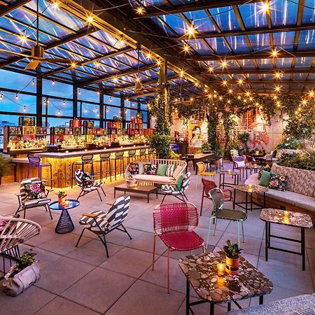 Moxy Nyc East Village New York Dış mekan fotoğraf