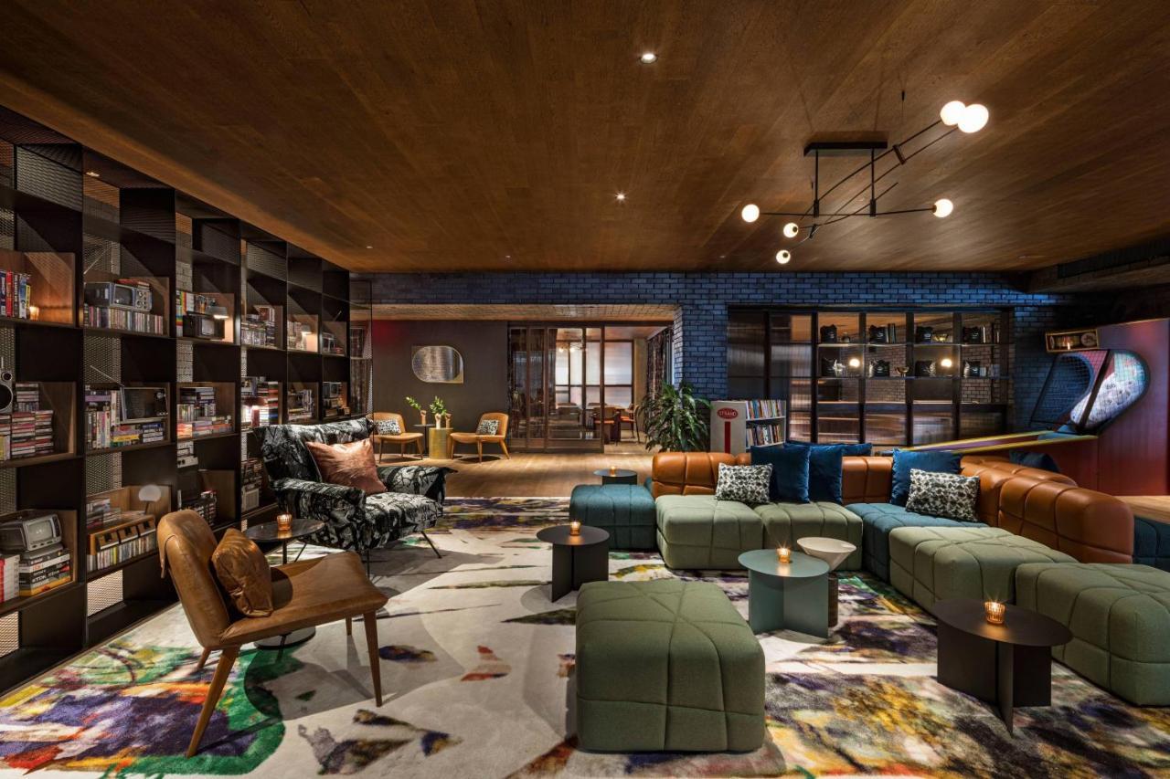 Moxy Nyc East Village New York Dış mekan fotoğraf