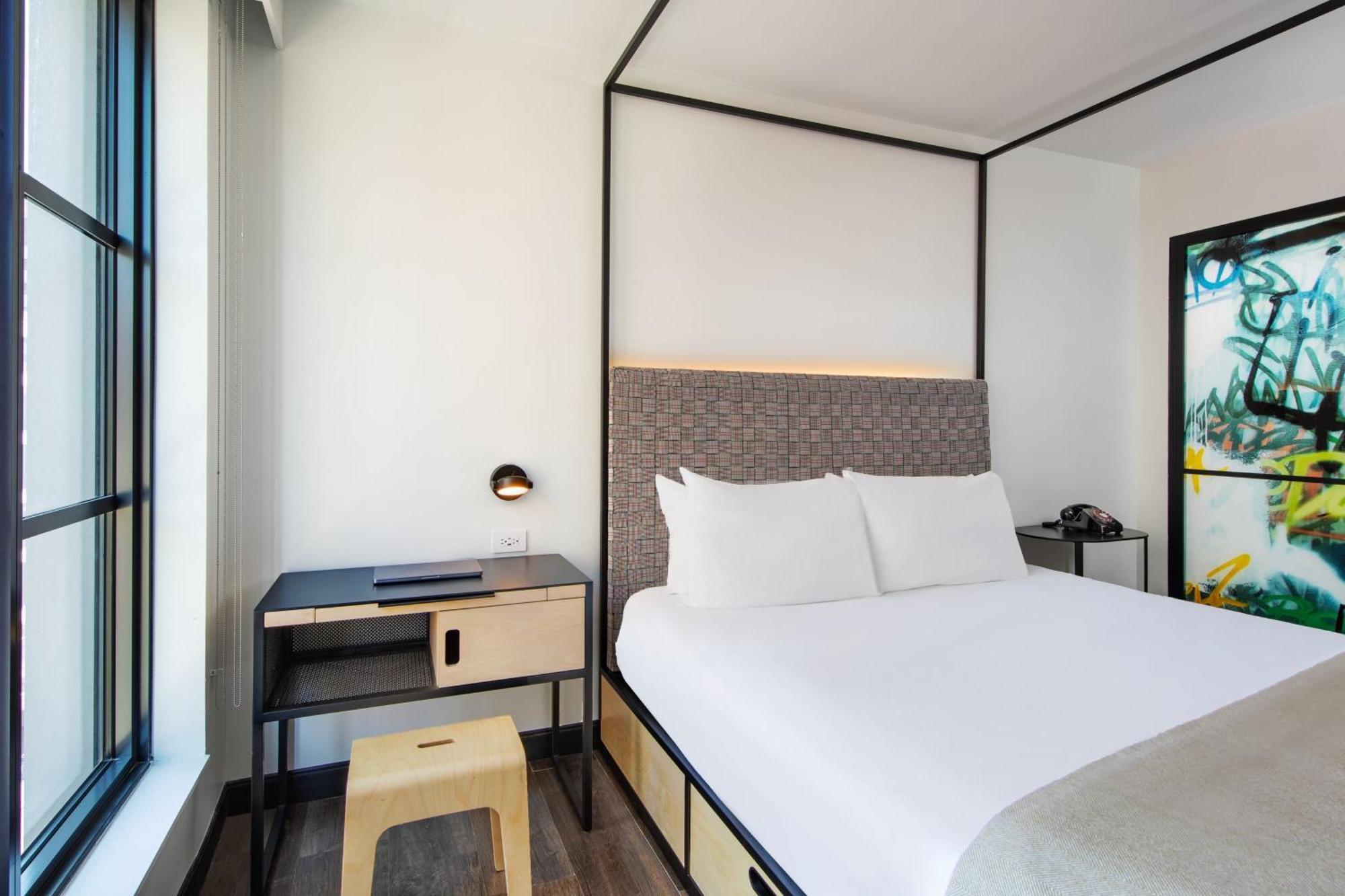 Moxy Nyc East Village New York Dış mekan fotoğraf