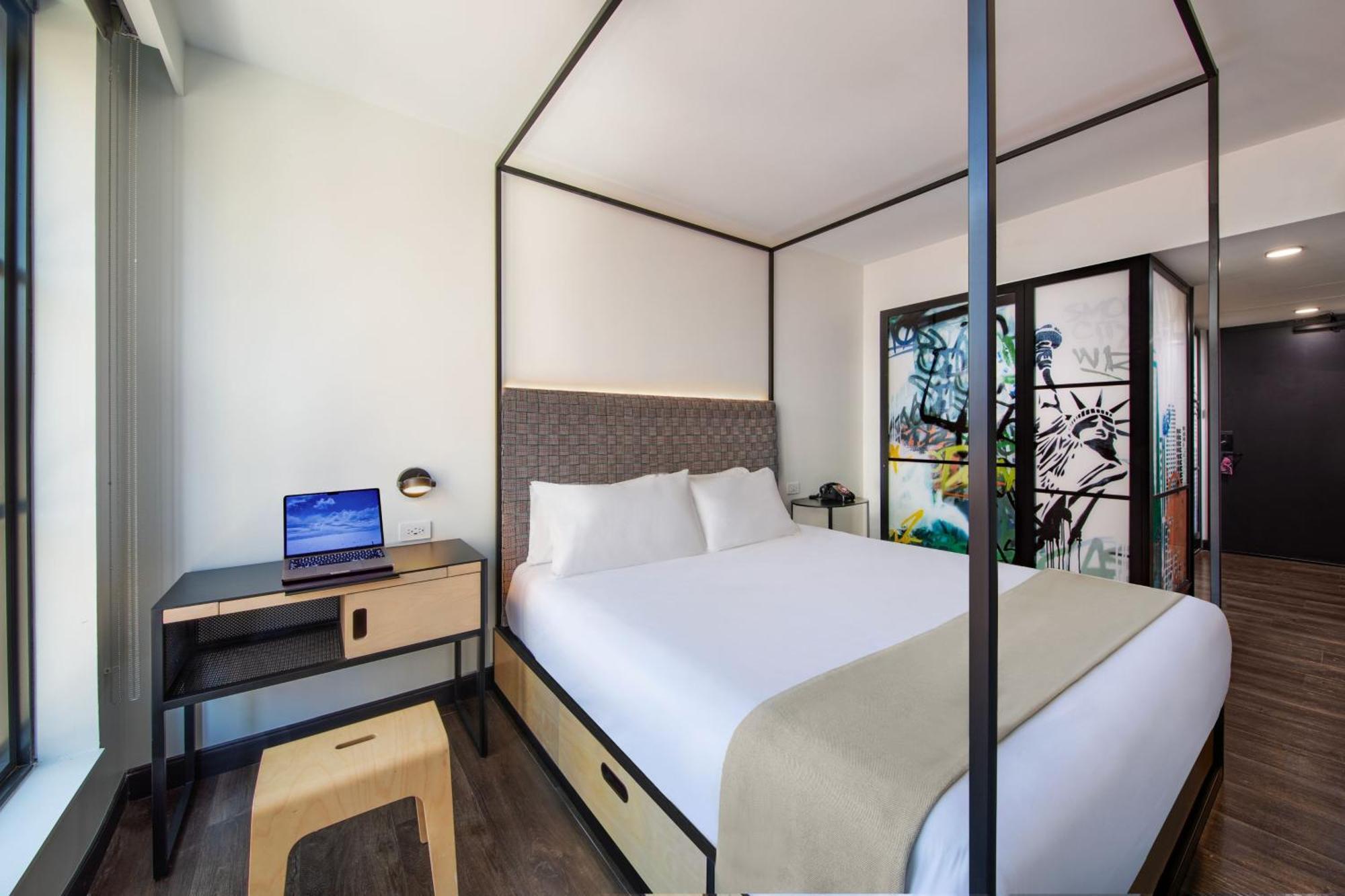 Moxy Nyc East Village New York Dış mekan fotoğraf