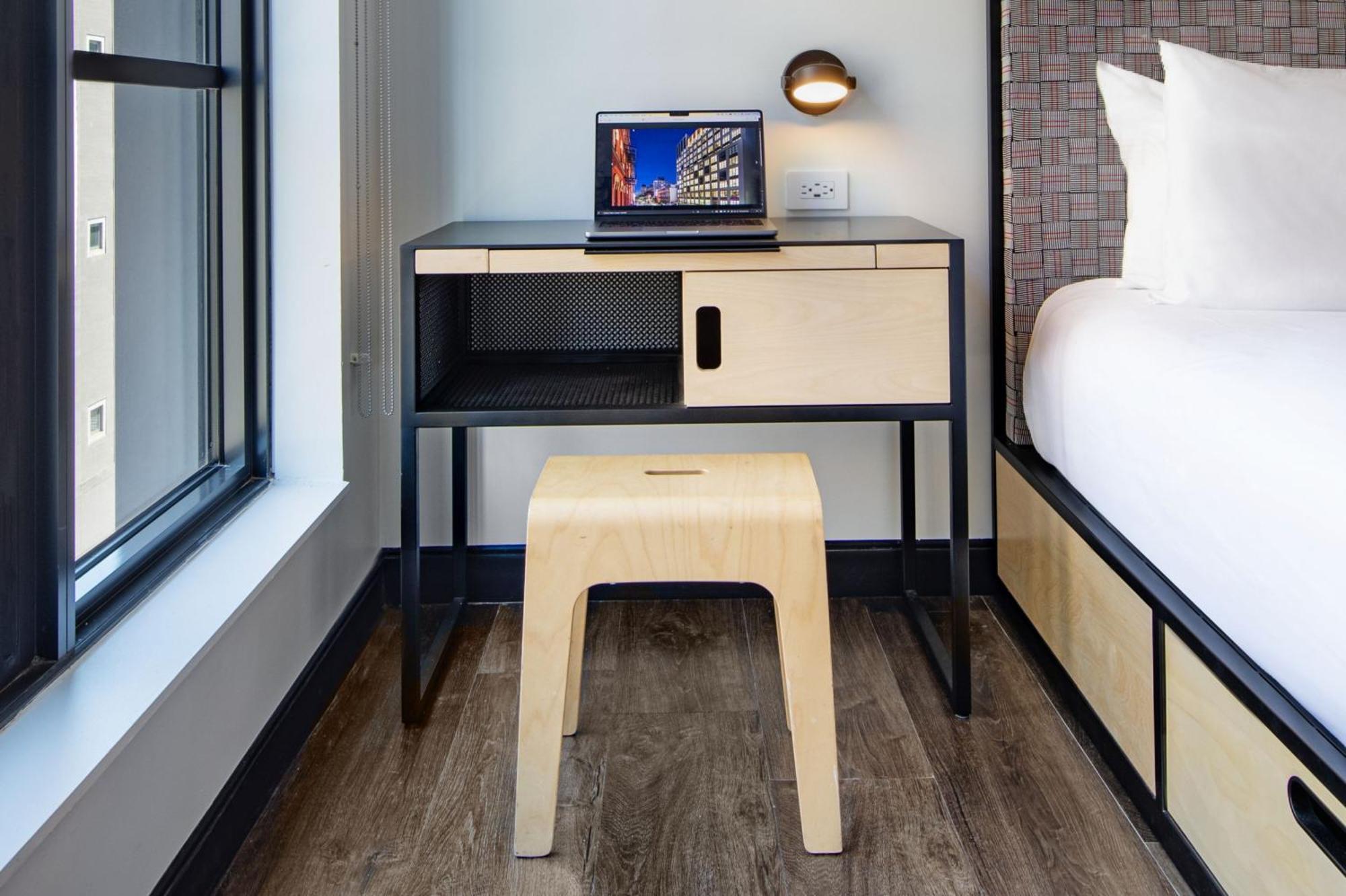 Moxy Nyc East Village New York Dış mekan fotoğraf