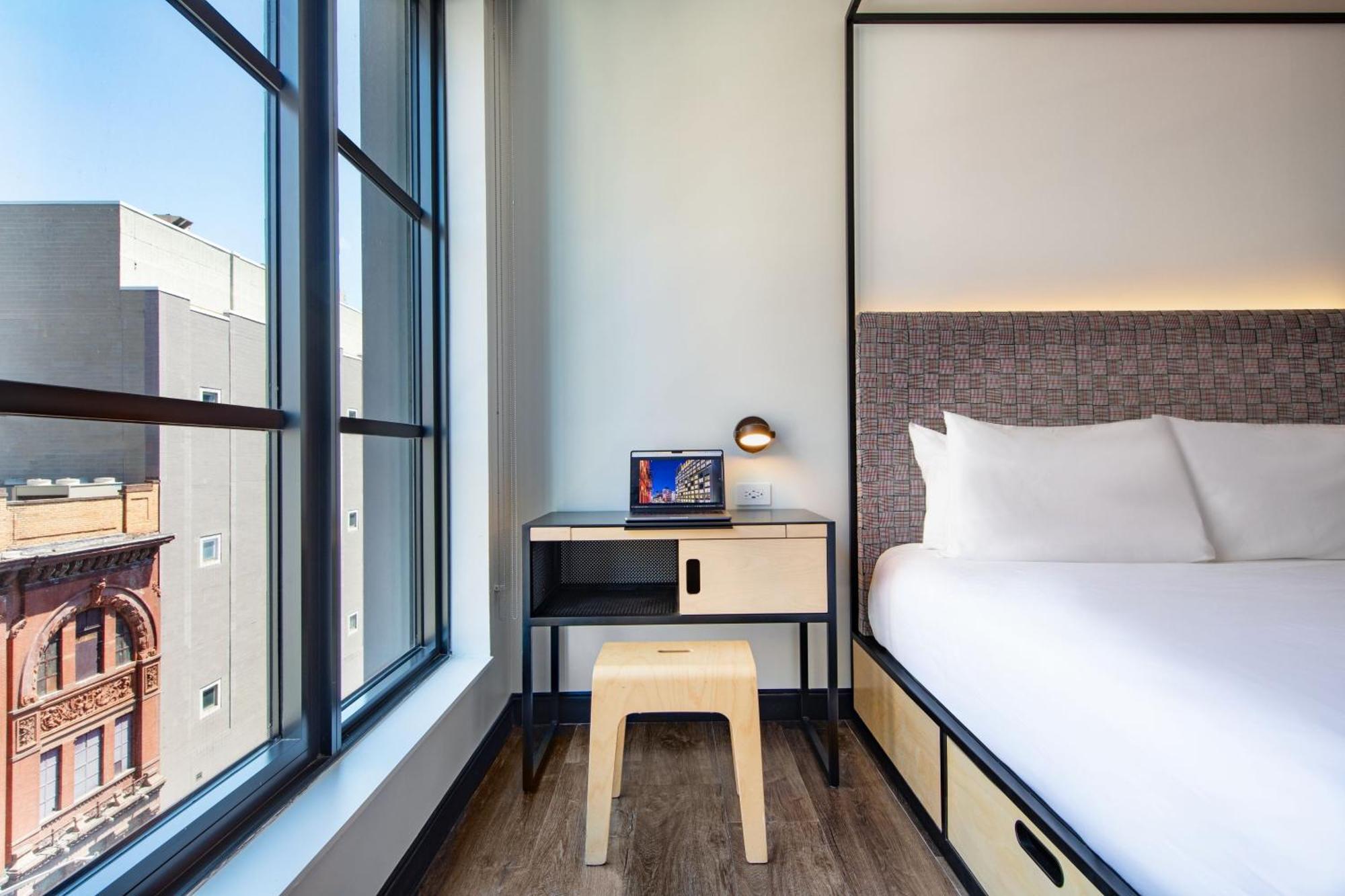 Moxy Nyc East Village New York Dış mekan fotoğraf