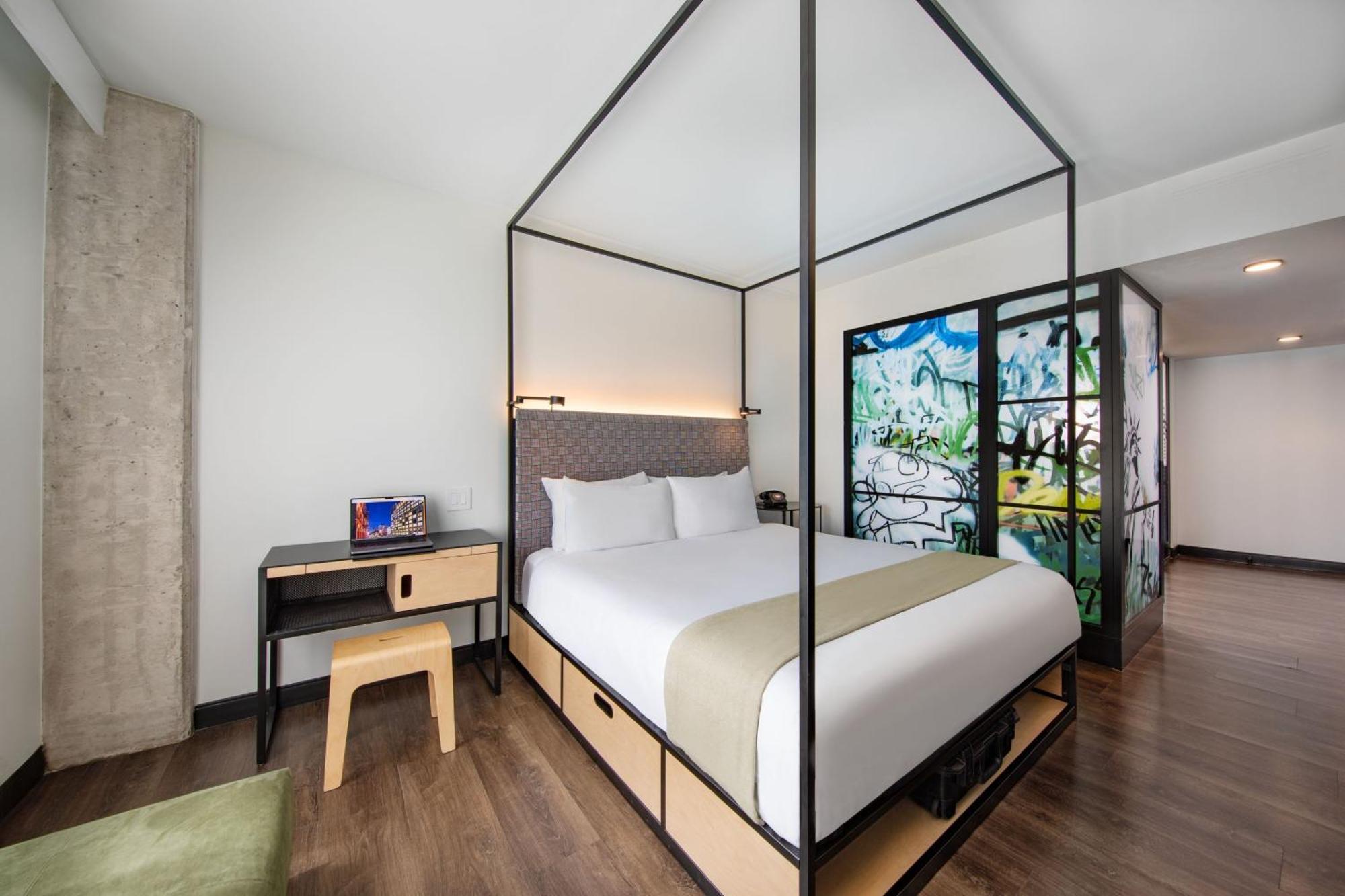 Moxy Nyc East Village New York Dış mekan fotoğraf