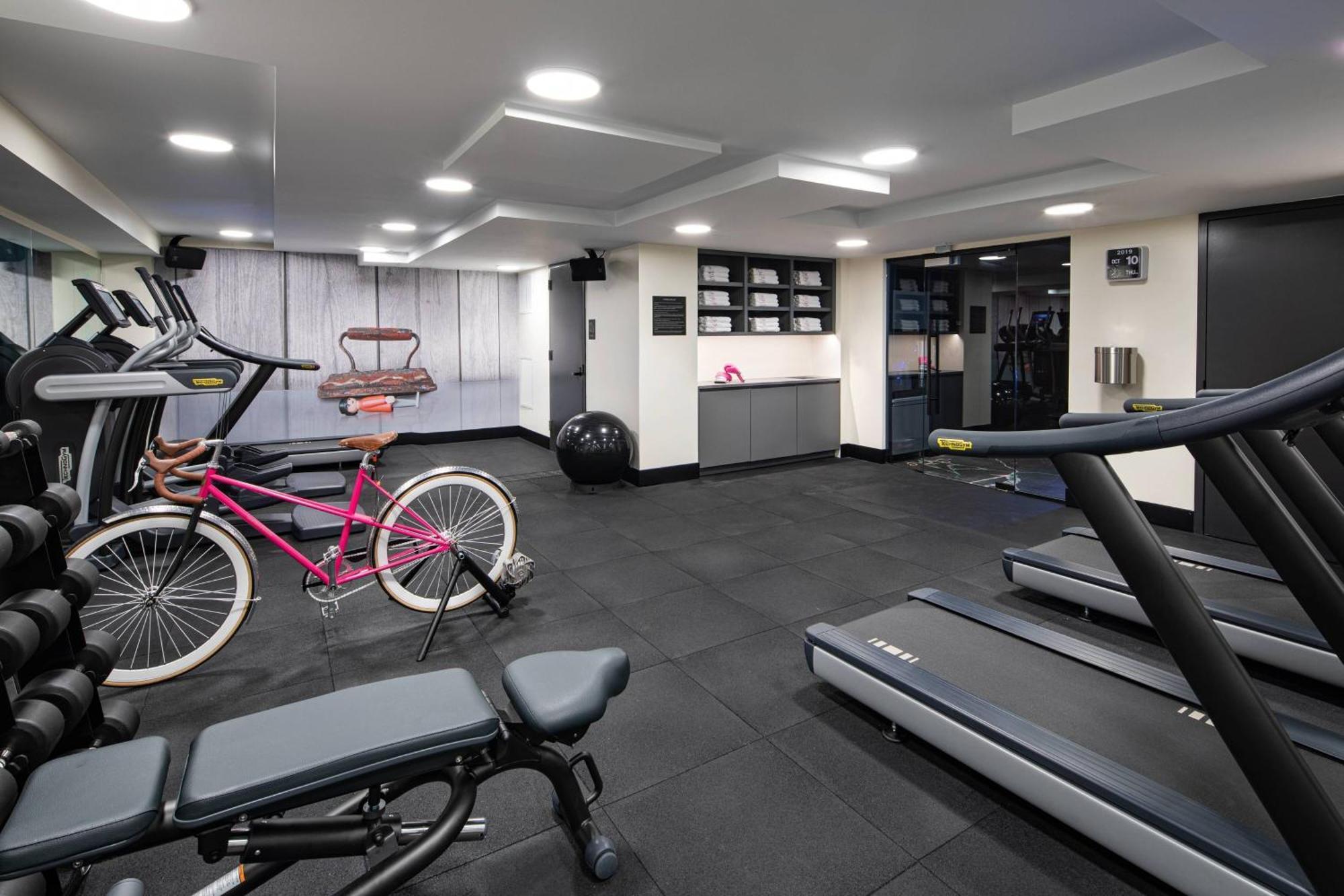 Moxy Nyc East Village New York Dış mekan fotoğraf