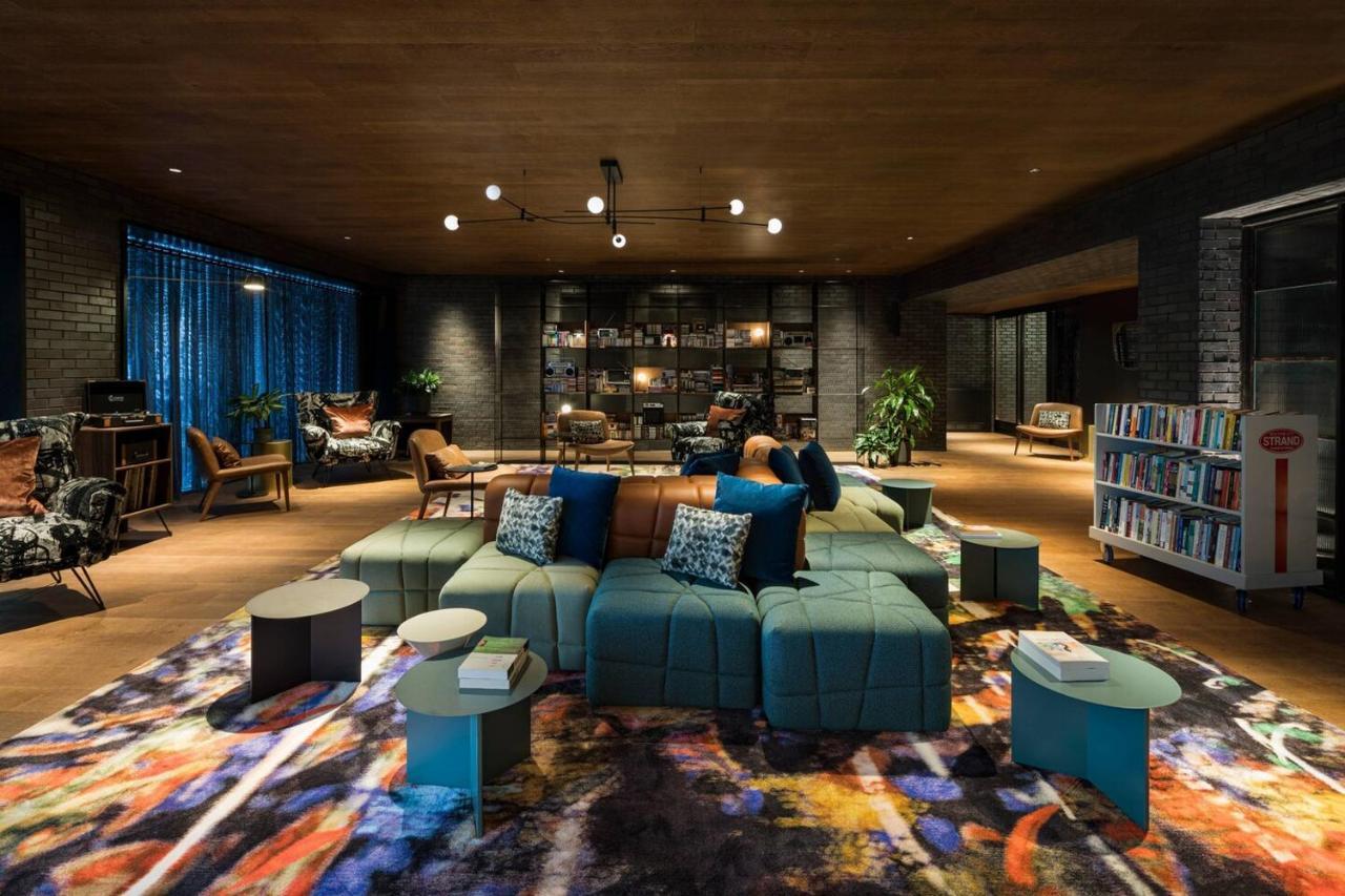 Moxy Nyc East Village New York Dış mekan fotoğraf